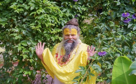 Premanand Maharaj on Naam Jap: क्या बिस्तर पर कर सकते हैं नाम जप, कथावाचक ने खोला राज, भक्तों में हलचल