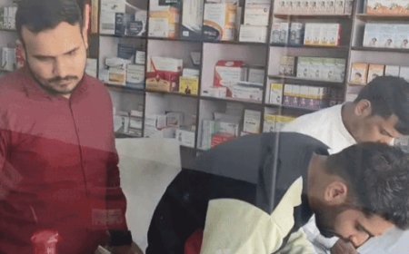 भिवानी में अवैध रूप से क्लीनिक चलाने वाले पर केस:सीएम फ्लाइंग ने रेड करके पकड़ा, मेडिकल स्टोर की आड़ में चला रहा था