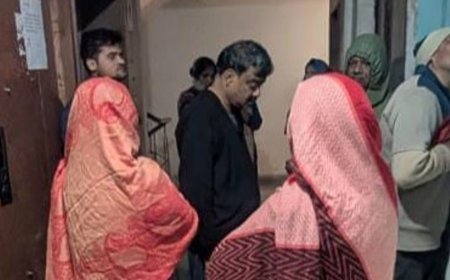 गाजियाबाद में 12 वीं मंजिल से नीचे गिरी लिफ्ट:लोग बोले जहाज गिरने जैसी आवाज आई, एक घायल