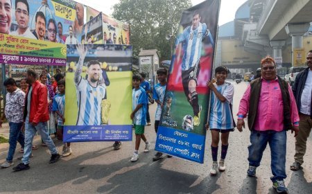 Kolkata पर चढा Messi का खुमार, आधी रात को स्वागत के लिये पहुंचे हजारों फुटबॉलप्रेमी