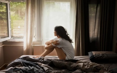 Vastu Tips: हर समय महसूस होती है उदासी तो आजमाएं ये अचूक वास्तु टिप्स, बढ़ेगी पॉजिटिविटी