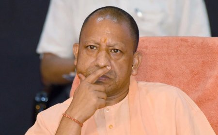 BJP को शहरों में चुनाव जिताते रहे मतदाता गांवों की वोटर लिस्ट में जुड़वा रहे अपना नाम, Yogi की टेंशन बढ़ी