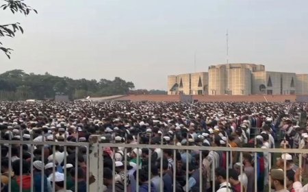 हादी के जनाजे में पहुंची कट्टरपंथियों की भीड़! आई चौंकाने वाली तस्वीर!