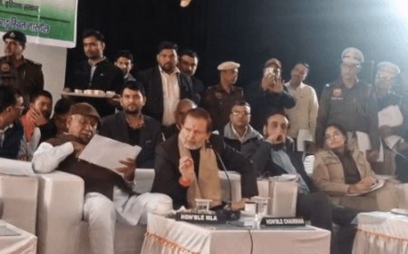 महेंद्रगढ़ में सहकारी समिति का सहायक रजिस्ट्रार सस्पेंड:ग्रीवेंस मीटिंग में मंत्री शर्मा ने दिए आदेश; शिकायत पर नहीं कर रहा था सही कार्रवाई