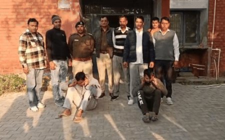 भिवानी में 2 युवकों को स्कॉर्पियो से कुचलने वाले गिरफ्तार:पुलिसकर्मियों को बैसाखी बनाकर लंगड़ाते हुए चले, कान पकड़वाए; 2 दिन के रिमांड पर