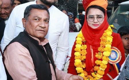 चूरू की तबस्सुम बनीं एमए उर्दू टॉपर गोल्ड मेडलिस्ट:शहर की पहली मुस्लिम महिला का कौम काजियान ने किया सम्मान