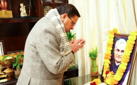 उत्‍तराखंड के CM धामी ने दी अटल जी को श्रद्धांजलि, बोले- उनके विचार आज भी देशवासियों के लिए प्रेरणास्रोत हैं