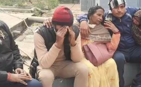 जालौन में असिस्टेंट टीचर ने खुद को गोली मारी:परिजनों ने स्कूल प्रबंधन पर प्रताड़ना का आरोप लगाया