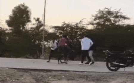 बदमाशों ने बीयर-बोतल, डंडो से युवक को बेहरमी से पीटा:लहूलुहान हालात में करवाया हॉस्पिटल भर्ती, आरोपी को किया डिटेन, जांच-पड़ताल जारी