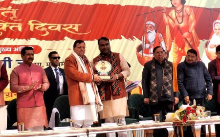 सिद्धार्थ उमेश अग्रवाल ने बनाई अपने पिता स्वर्गीय उमेश अग्रवाल जी की 66वीं जयंती मातृ पितृ भक्ति दिवस के रूप में