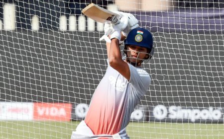 Yashasvi jaiswal का दमदार कमबैक, अर्धशतक से चूके पर मुंबई को दी ठोस शुरुआत