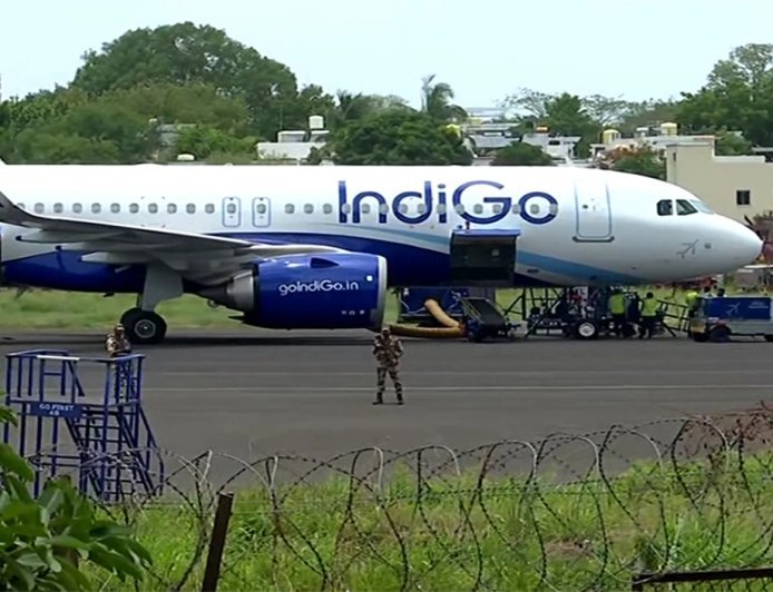 IndiGo Flights Delay: इंडिगो की कई फ्लाइट्स घंटों लेट, कंपनी ने मांगी माफी