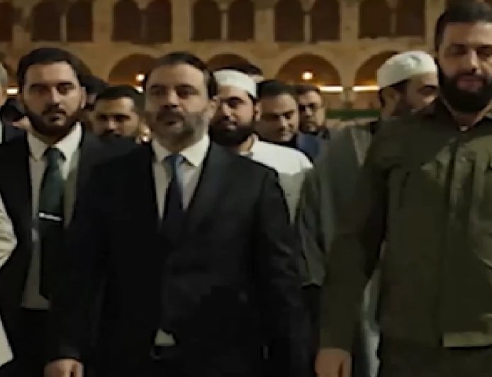 असद के तख्तापलट के एक साल, अल-शरा ने दुनिया को दिखाया सऊदी वाला 'गुप्त तोहफा'