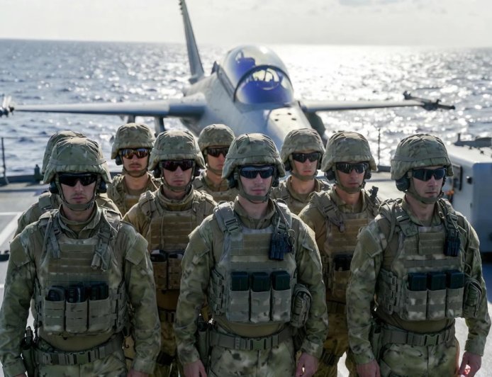 बीच समंदर हथियारबंद कमांडोज का जहाज पर हमला, पुतिन-मोदी अब करने वाले हैं बड़ा खेल!