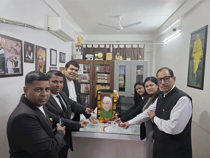 बहादुरगढ़ में वकीलों ने मनाया अधिवक्ता दिवस:डॉ. राजेंद्र प्रसाद को श्रद्धांजलि अर्पित की, बोले- लोकतंत्र की सशक्त नींव रखने में योगदान दिया