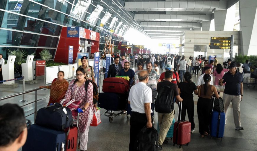 Indigo Flights Cancellation | Delhi Airport पर IndiGo की दोपहर 3 बजे तक सभी उड़ानें रद्द! 500 से ज़्यादा उड़ानें प्रभावित, दूसरी एयरलाइंस ने बढ़ाया किराया