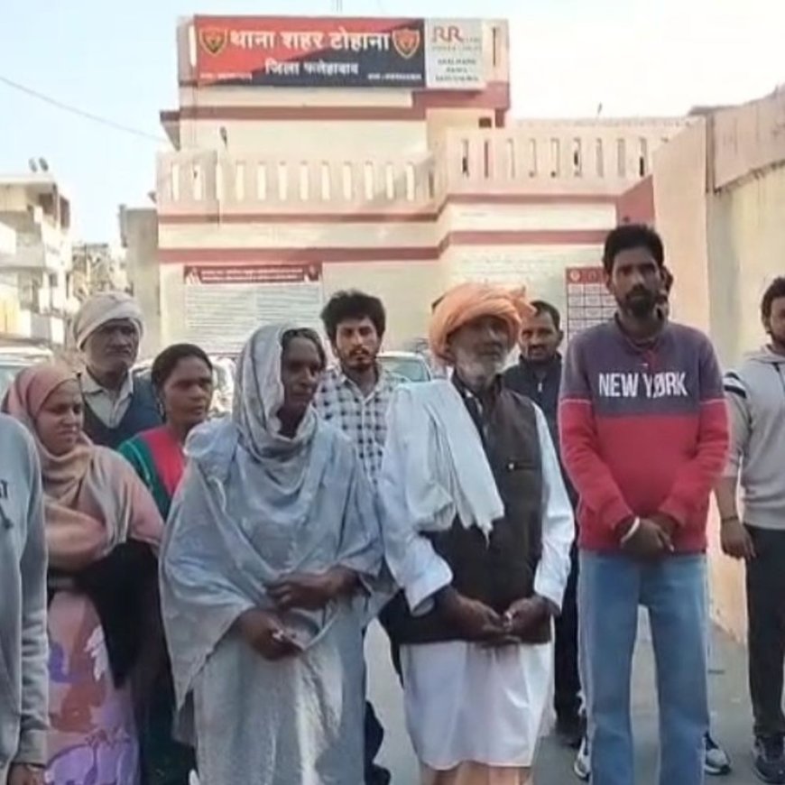 टोहाना में मंदिर के पास थूकने, पेशाब करने पर विवाद:समुदाय विशेष के लोगों के खिलाफ शिकायत; बोले- धार्मिक भावनाएं आहत हो रही