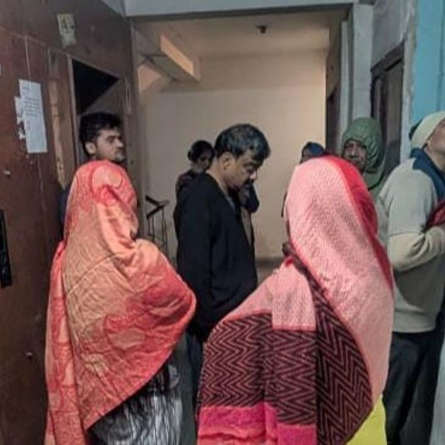 गाजियाबाद में 12 वीं मंजिल से नीचे गिरी लिफ्ट:लोग बोले जहाज गिरने जैसी आवाज आई, एक घायल