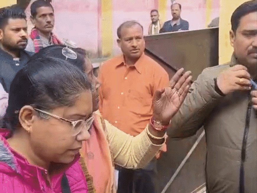 भाजपा नेता सिपाही से बोली- औकात में रहना तुम:पंचायतनामा में बच्चे के पिता के साइन कराने पर बिफरी, कहा- यही सिखाया है यूपी पुलिस ने