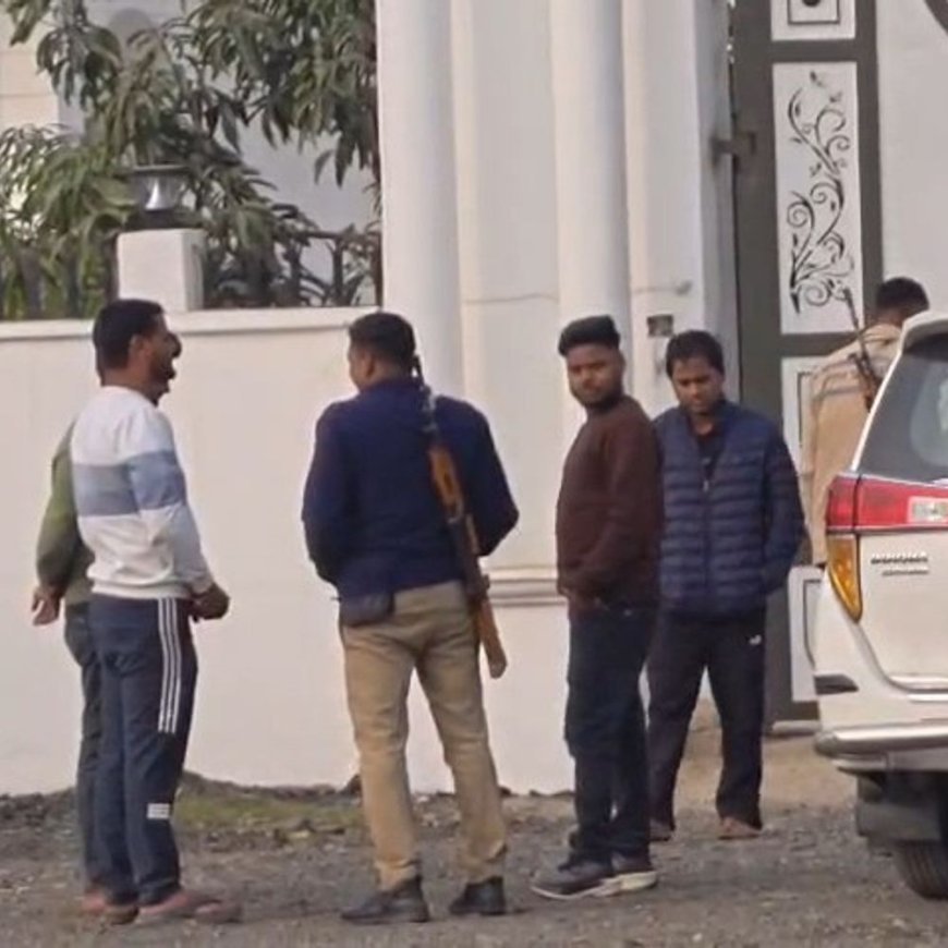 रेड हिल्स ग्रुप पर 24 घंटे से IT की रेड:कुशीनगर में 5 करोड़ से ज्यादा रकम रखे होने की मिली थी टिप, 2 लाख नकदी बरामद