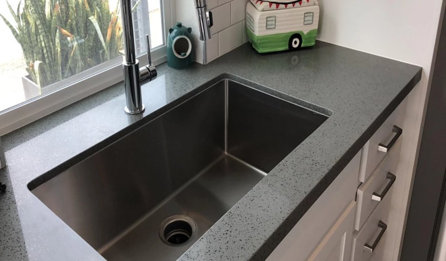 Vastu Tips: किचन सिंक के नीचे कभी नहीं रखना चाहिए ये चीजें, वरना घर आ सकती है निगेटिव एनर्जी