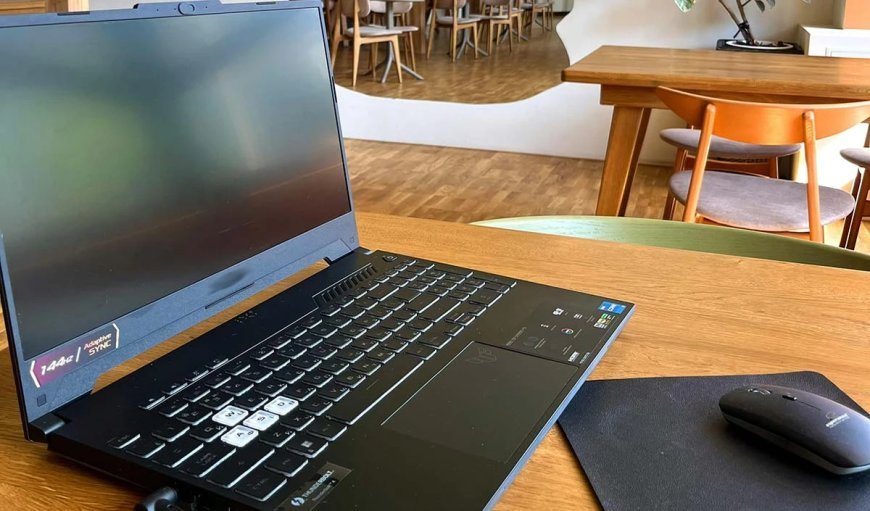 Tech Tips: लैपटॉप गर्म हो रहा है? जानें कब चार्जिंग पर रखना खतरनाक हो सकता है