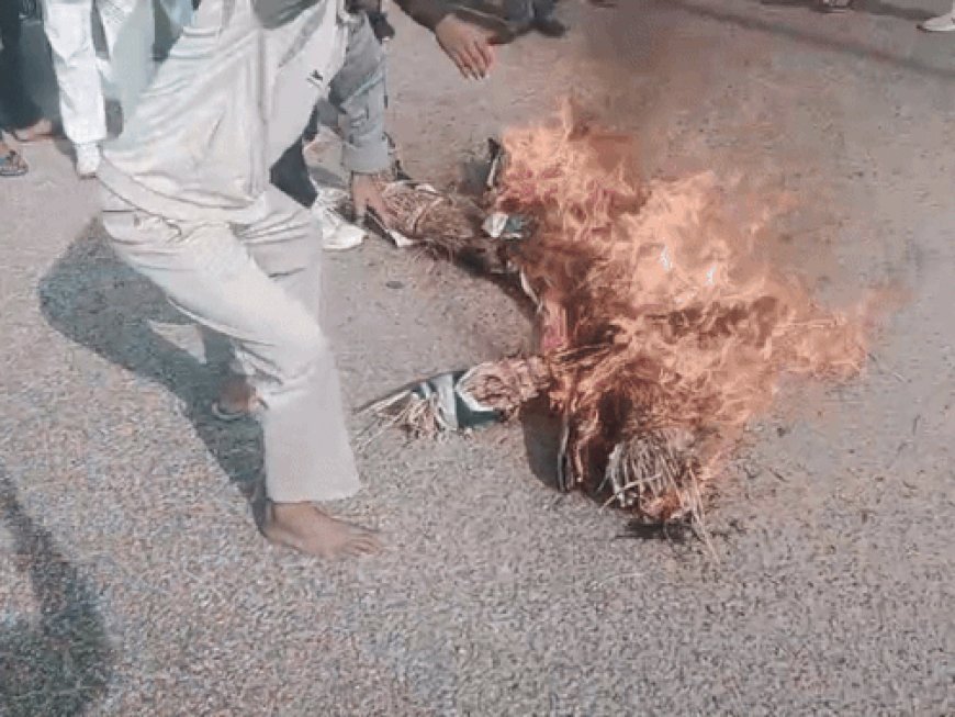 भिवानी में बांग्लादेश के खिलाफ प्रदर्शन:हिंदुओं पर हुए अत्याचार के खिलाफ सड़कों पर उतरे लोग, सुरक्षा की मांग उठाई