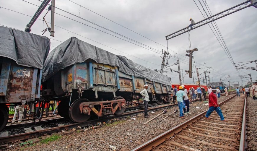 Southern Mexico में इंटरओशनिक ट्रेन पटरी से उतरी, 13 की मौत, 98 घायल