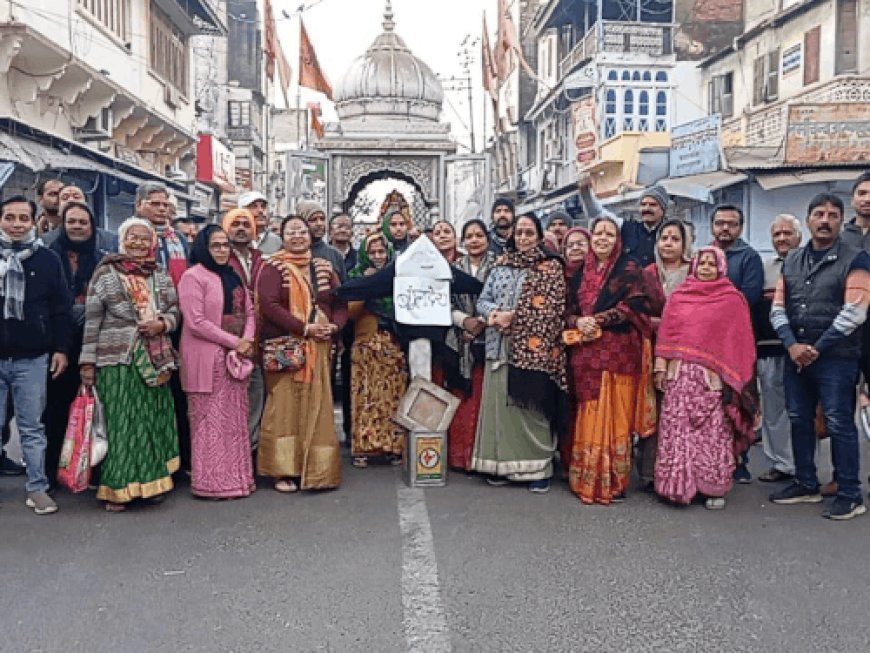 ब्यावर में बांग्लादेश के विरोध में प्रदर्शन:महिला मंडल ने भारत माता सर्किल पर जलाया पुतला