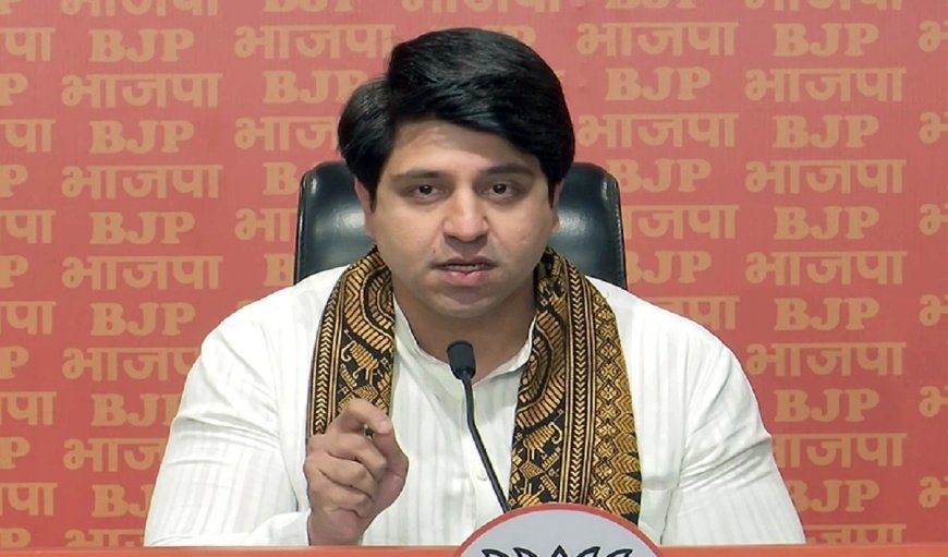 जापान को पछाड़ भारत बना चौथी आर्थिक शक्ति, Rahul के dead economy वाले बयान पर BJP का पलटवार