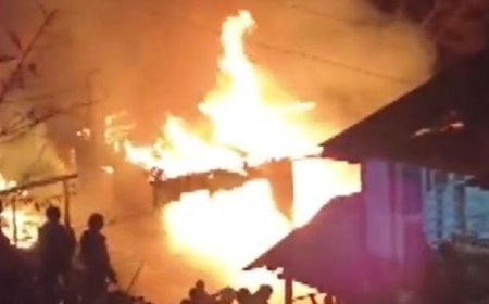 भास्कर अपडेट्स:जम्मू कश्मीर के किश्तवाड़ में आग लगने से 4–5 घर जले, फायर सर्विस, सेना और पुलिस की टीम मौके पर