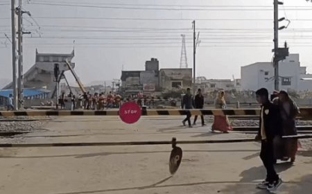 सुभाषनगर रेल फाटक 6 माह के लिए किया बंद:आरओबी का काम शुरू, बड़े वाहनों की जौंसगंज व आदर्शनगर होकर होगी आवाजाही