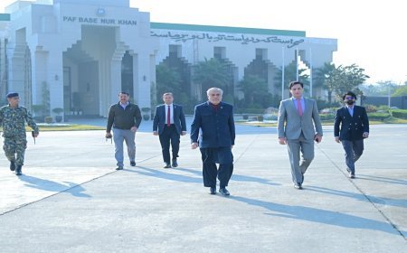 China Pakistan: पाकिस्तानी विदेश मंत्री चीन रवाना, दोनों देश रिश्तों और सहयोग की करेंगे समीक्षा