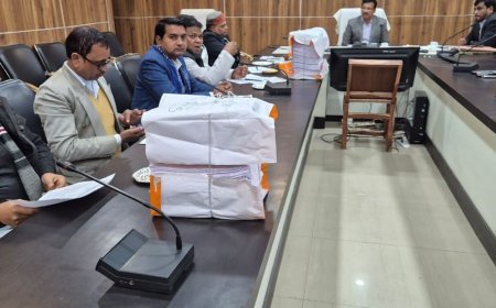 फोटोयुक्त मतदाता सूचियों का प्रकाशन:डीएम ने राजनीतिक दलों के साथ की बैठक, त्रुटियों का होगा सुधार