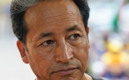 वांगचुक की पत्नी बोलीं- वे हिंसा नहीं फैला रहे थे:SC में कहा- तथ्य तोड़े-मरोड़े और अपराधी बता दिया; सोनम 3 महीने से जेल में हैं