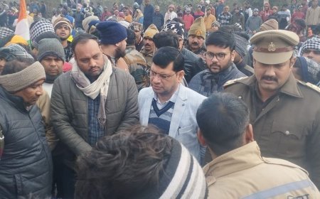 फिरोजाबाद पहुंचा अग्निवीर सूरज यादव का पार्थिव शरीर:परिजन प्राइवेट वाहन से शव ले जाने पर नाराज, सरकारी एंबुलेंस की मांग