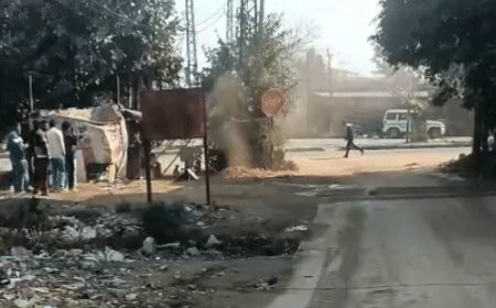 टपूकड़ा में गैस पाइपलाइन में लीकेज, VIDEO:बिजली पोल लगाने के लिए गड्ढा खोद रहा था विभाग, इलाका खाली कराया; बड़ा हादसा टला