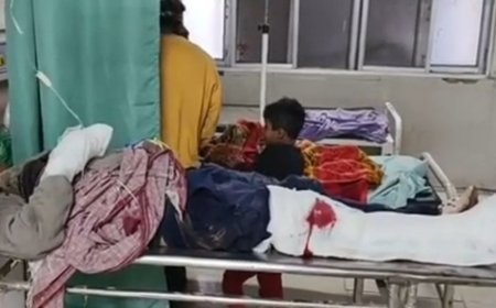 फरीदाबाद में रेलवे कर्मचारी गंभीर रूप से घायल:चलती ट्रेन से उतरते समय हादसा, पैर और हाथ में फ्रैक्चर; दिल्ली रेफर