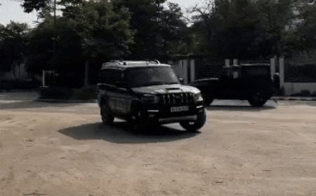 गुरुग्राम में काली स्कॉर्पियो और थार ड्राइवरों का स्टंट:सड़कों पर गोल-गोल घुमाई कार; म्हारी होड़ न कर लागदार... हरियाणवीं डायलॉग लगाया