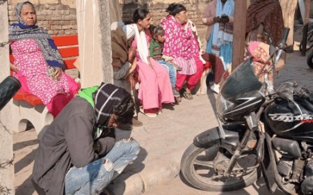 लव मैरिज के 6 माह बाद लड़की ने फांसी लगाई:रेवाड़ी में पंखे पर लटका मिला शव, दरवाजा तोड़कर बाहर निकाला; परिजनों का हंगामा