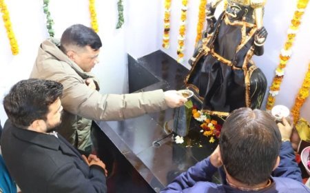 थानागंज मंदिर में हनुमान प्रतिमा की प्राण प्रतिष्ठा:जिलाधिकारी और पुलिस अधीक्षक की मौजूदगी में हुआ, क्षेत्र में सुख-शांति की कामना की