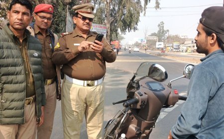 हापुड़ में यातायात पुलिस की सख्ती:ट्रैफिक रूल्स तोड़ने वाले वाहन चालकों पर गिरी गाज