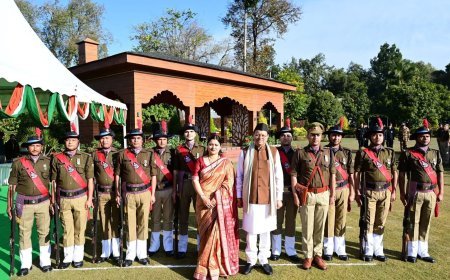 77वें गणतंत्र दिवस के पावन अवसर पर शासकीय आवास परिसर में गर्व और सम्मान के साथ राष्ट्रीय ध्वज फहराया