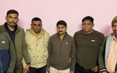 डूंगरपुर में रिश्वत लेते हेड कॉन्स्टेबल और कॉस्टेबल गिरफ्तार:FIR दर्ज नहीं करने के बदले में ली 1.50 लाख की घूस