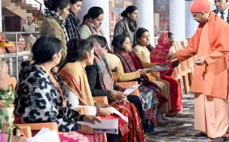 कब्जामुक्त कराएं जमीन, बख्शे न जाएं भू माफिया, CM योगी के सख्त निर्देश