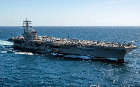 Iran की ओर बढ़ा अमेरिका का USS अब्राहम लिंकन बेड़ा, Trump बोले- मिशन के लिए तैयार