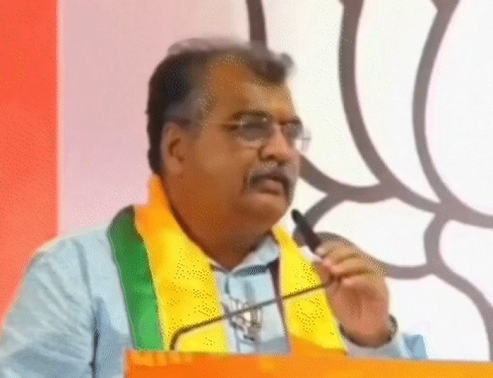 महाराष्ट्र भाजपा अध्यक्ष ने रितेश देशमुख से माफी मांगी:कहा था- विलासराव की यादें मिटा देंगे; एक्टर बोले- पापा का नाम लोगों के मन में दर्ज