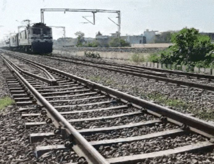 गोरखधाम एक्सप्रेस से गोल्ड चुराने वाले को जमानत:हिसार कोर्ट ने कहा-आपराधिक रिकॉर्ड पर बेल नहीं रोक सकते, बैग से चुराया था सोना