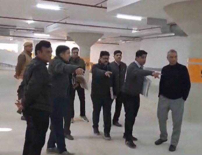 फील्ड में निकले जेडीसी सिद्धार्थ महाजन:टावर और रामबाग गोल्फ क्लब पार्किंग प्रोजेक्ट का किया निरीक्षण, अधूरा काम जल्द पूरा करने के दिए आदेश