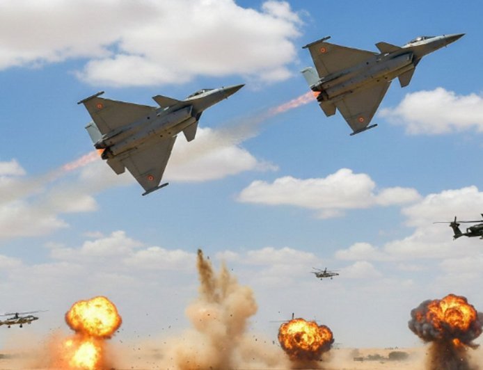 जैसलमेर के रेतीले धोरों में गूंजेगी भारत की ललकार:वायु शक्ति-2026 की तैयारियां तेज, राफेल और तेजस दिखाएंगे आसमानी पराक्रम